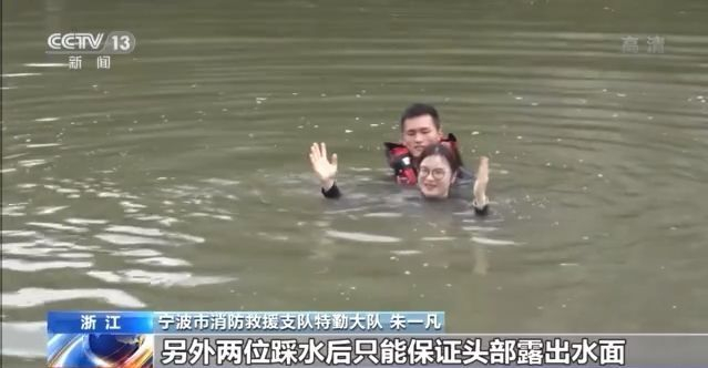 在水里游泳小技巧有哪些_游泳如何在水里浮起来_水里怎么游泳
