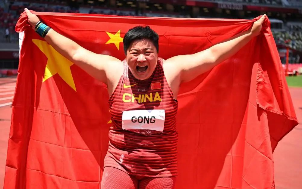 东京奥运会巩立姣夺冠视频_东京举重冠军巩立姣_东京举重运动员