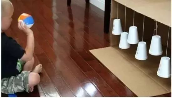 关于踢足球的游戏规则_说一说踢足球的游戏规则_足球踢球游戏规则