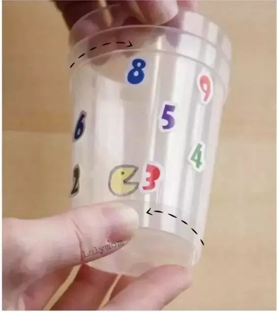 足球踢球游戏规则_说一说踢足球的游戏规则_关于踢足球的游戏规则