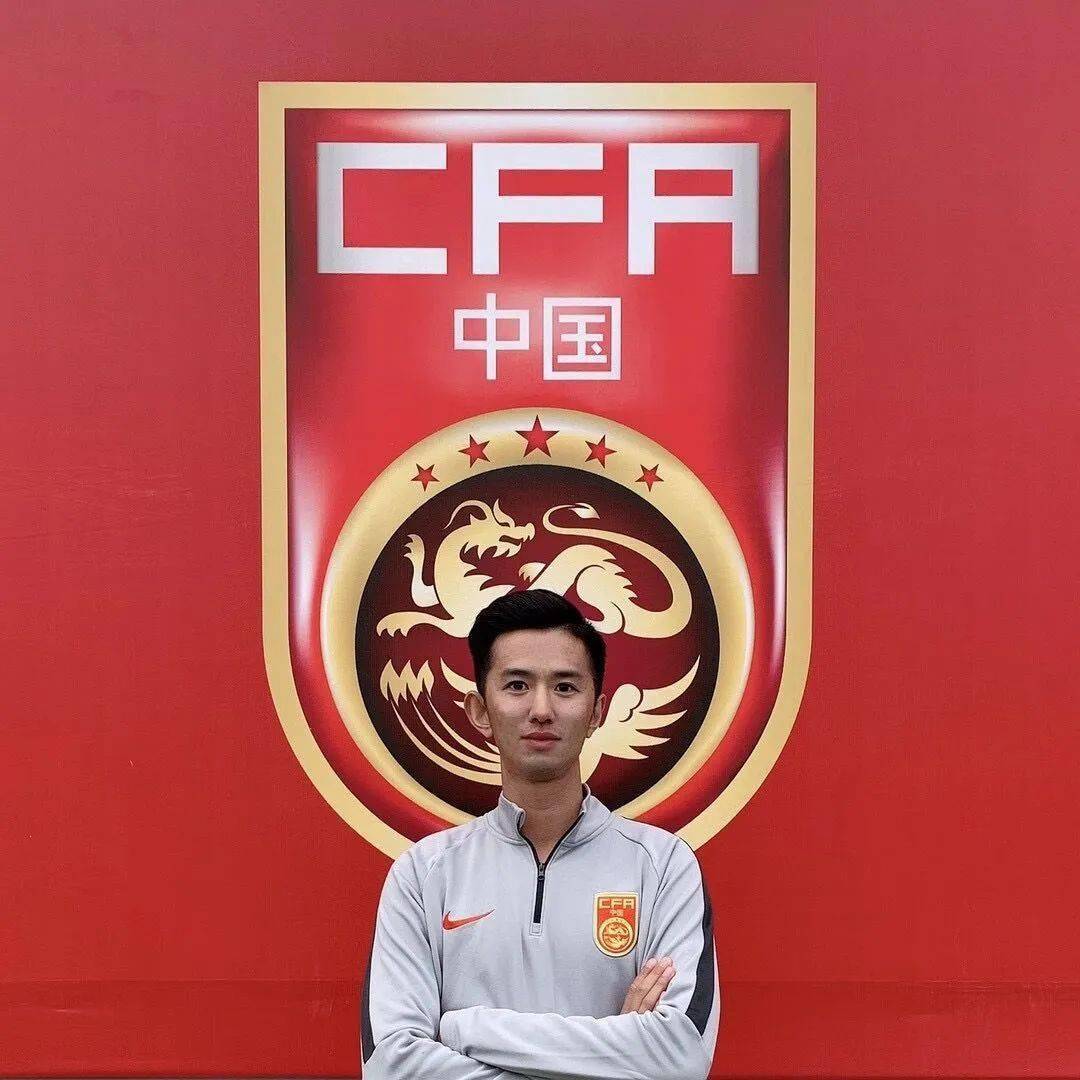 赢得冠军用英语_赢得冠军踢足球英语翻译_赢得足球赛的英文